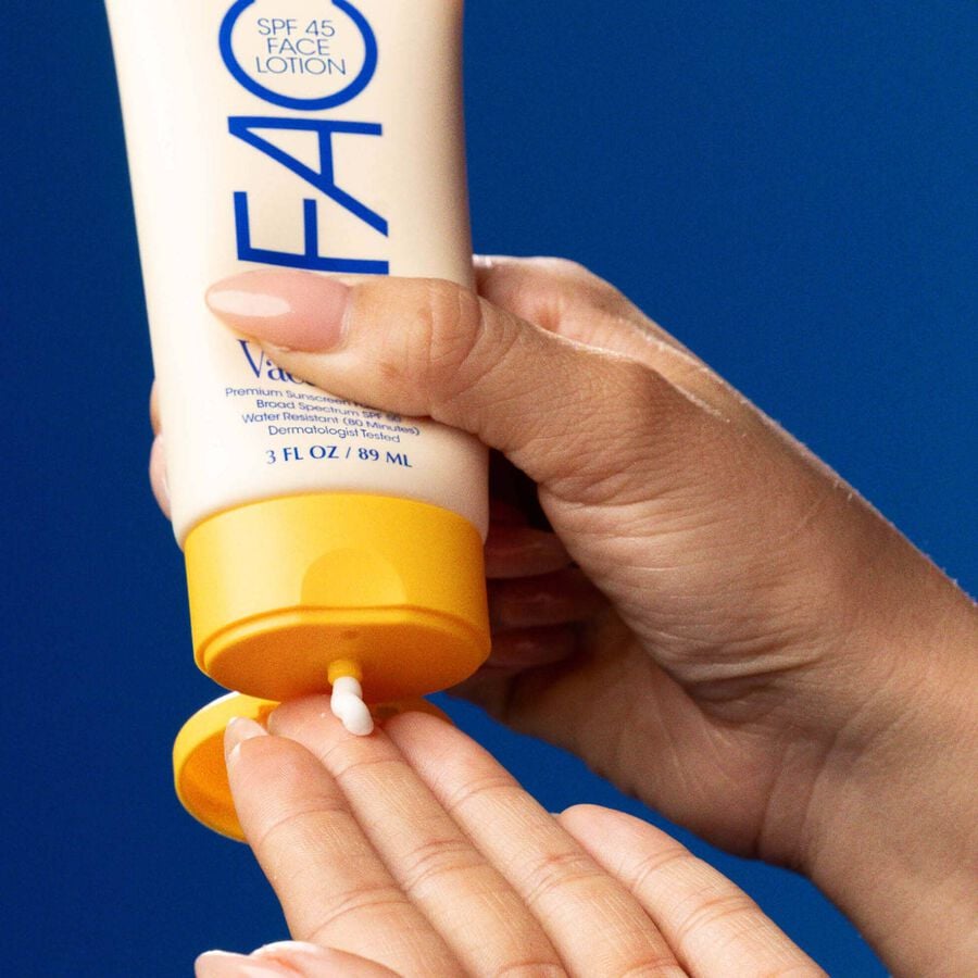 Vacation Classic Face Lotion SPF 45, 3 fl. oz., , large image number 3